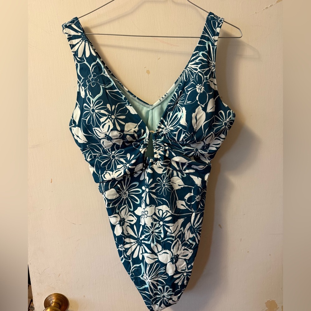 Adore Me printed teal and white Plus VNeck One Piece Swimsuit size 0X.